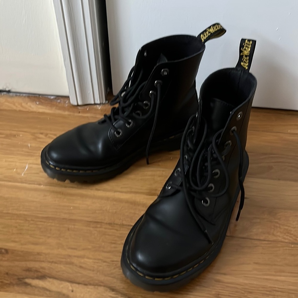 Dr. Martens Luana Air Wair - Size 8